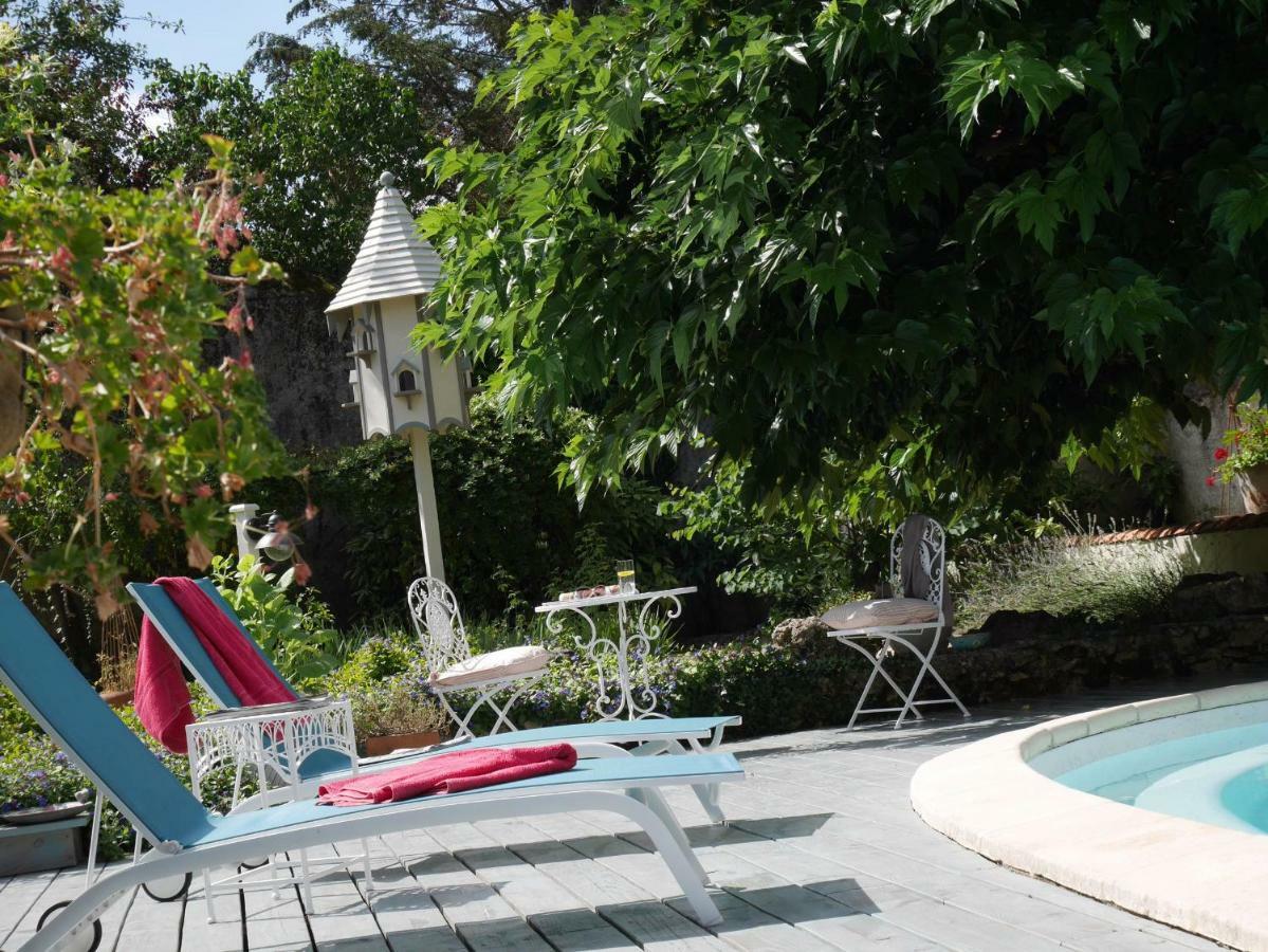 Bed and Breakfast L'Arbre D'Ange Montmorillon Exterior foto