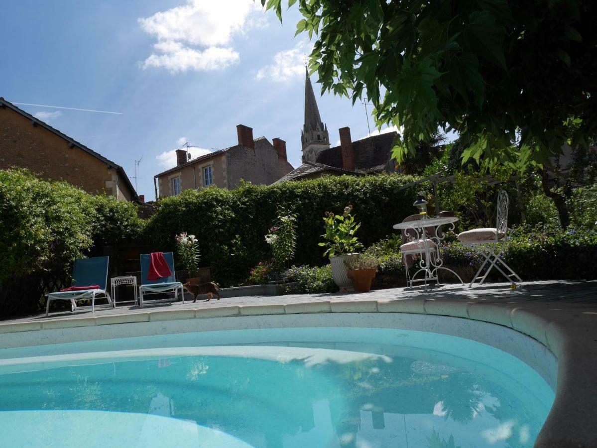 Bed and Breakfast L'Arbre D'Ange Montmorillon Exterior foto