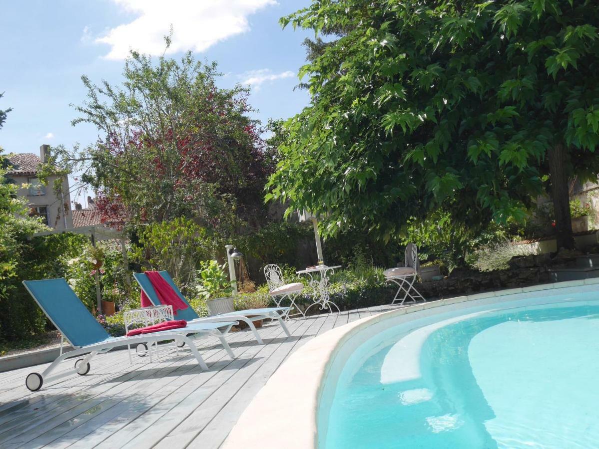 Bed and Breakfast L'Arbre D'Ange Montmorillon Exterior foto
