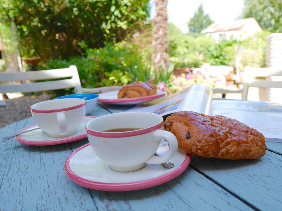 Bed and Breakfast L'Arbre D'Ange Montmorillon Exterior foto