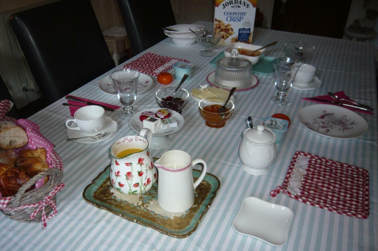 Bed and Breakfast L'Arbre D'Ange Montmorillon Exterior foto